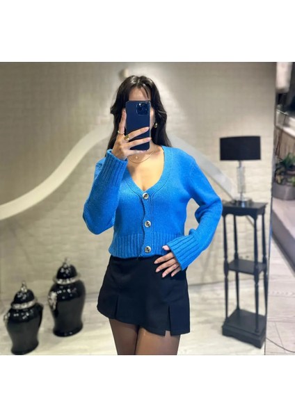 V Yaka Örgü Crop Hırka Kısa Standart Beden 3 Düğmeli