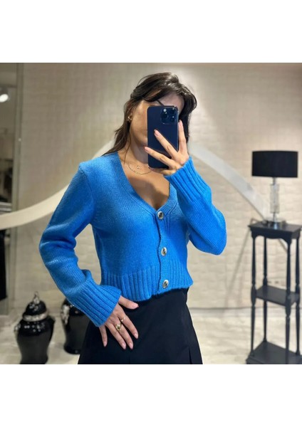 V Yaka Örgü Crop Hırka Kısa Standart Beden 3 Düğmeli