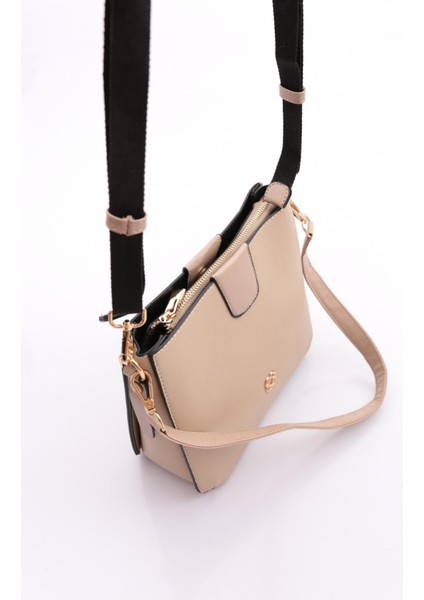 141 Kadin Omuz ve El Çantasi fırsatları