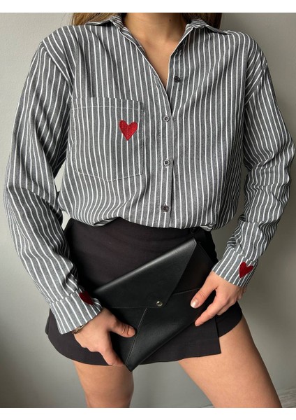 Oversize Kalp Nakışlı Çizgili Gömlek
