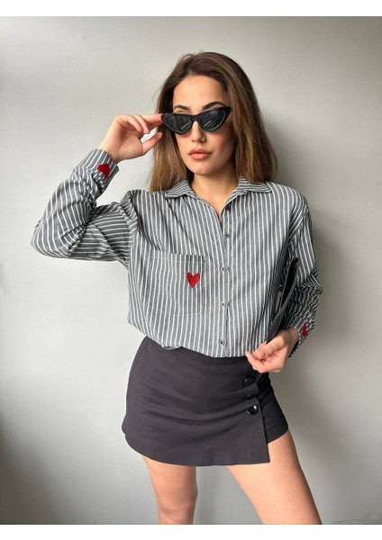 Oversize Kalp Nakışlı Çizgili Gömlek fiyatları