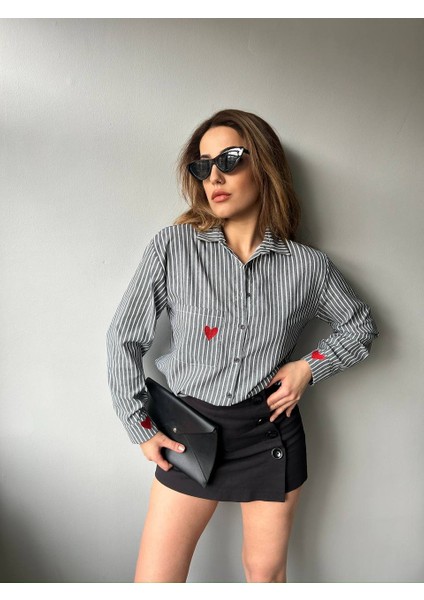 Oversize Kalp Nakışlı Çizgili Gömlek fırsatları