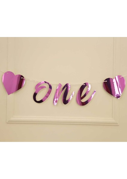 One Yazılı Metalize Pembe Renk Banner Ipli Duvar Süsü 1 Yaş Parti Süsü fiyatları