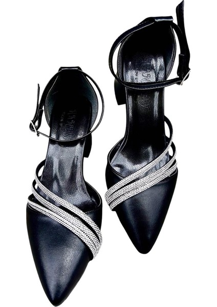 Kadın Kısa Kalın Topuklu Düz Bant Detaylı Siyah Günlük Şık Rahat Mat Deri Ayakkabı modelleri