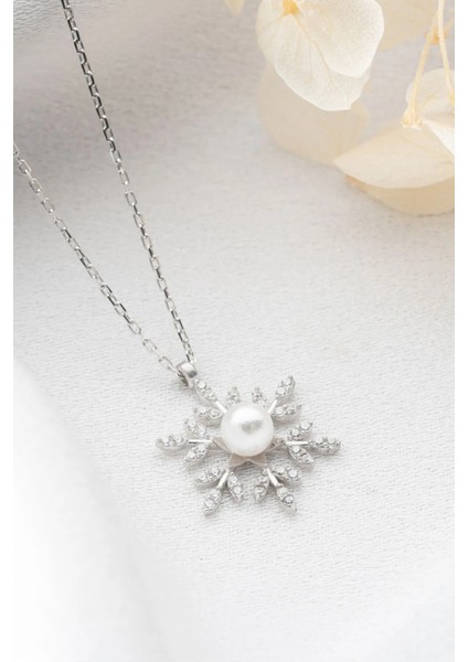 925 Ayar Gümüş Incili Kar Tanesi Kolye fırsatları
