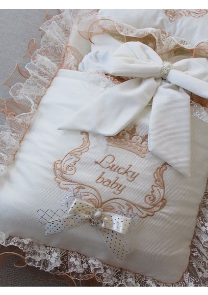 Yenidoğan Nil Taç Nakışlı Kundaklı Trilüks 3lü Alt Açma Seti modelleri