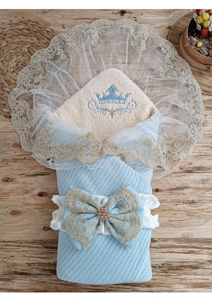 Yenidoğan Kuzulu Taç Nakış Güpürlü Fiyonklu Duvaklı Prizma Taş Unisex Kundak Bebek Battaniyesi