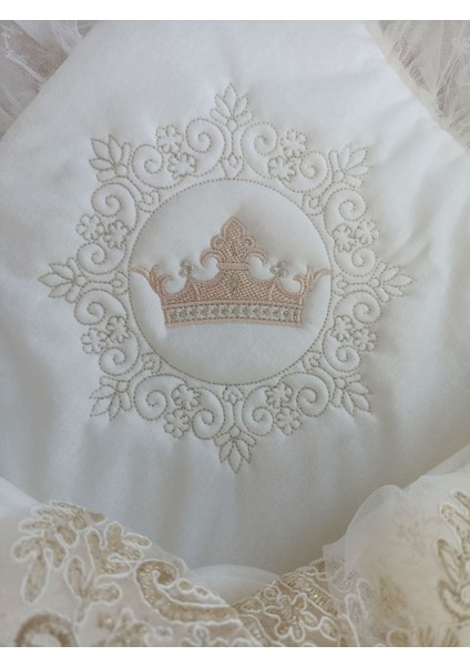 Yenidoğan Sahra Taç Nakışlı Plazma Taşlı Güpürlü Fiyonklu Duvaklı Trilüks Kundak Bebek Battaniyesi fırsatları