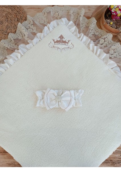 Yenidoğan Wool Yün Kumaş Taç Nakışlı Güpür Duvaklı Fiyonk Prizma Taş Unisex Kundak Bebek Battaniyesi modelleri