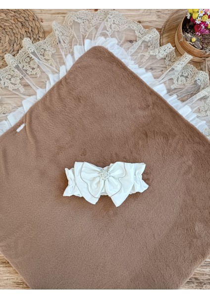 Yenidoğan Wool Yün Kumaş Taç Nakışlı Güpür Duvaklı Fiyonk Prizma Taş Unisex Kundak Bebek Battaniyesi indirimleri