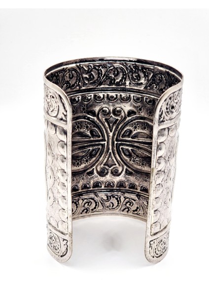 Çiçek Desenli Oymalı Vintage Geniş Manşet Bilezik fiyatları