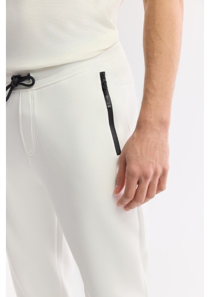 Erkek Beyaz Beli Lastikli Bağcıklı Yandan Fermuarlı Cepli Interlok Jogger B003400