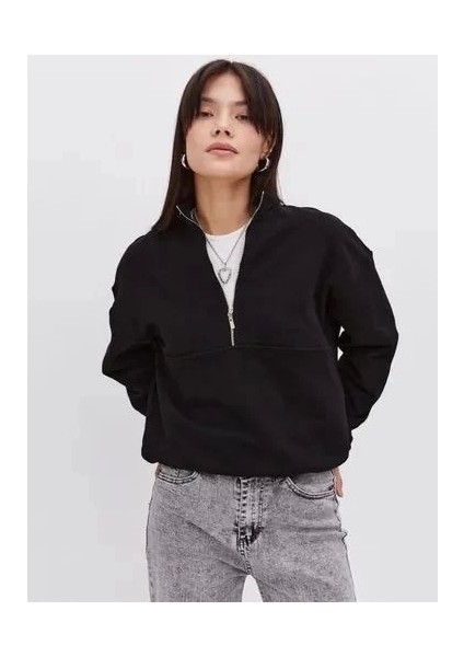 Oversize Yarım Farmuarlı Yakalı Basic Sweatshirt