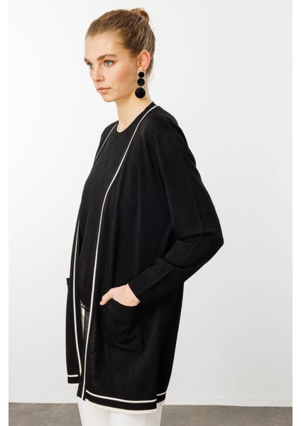 Kadın Sıfır Yaka Baklava Desenli Yazlık Hırka Siyah fırsatları