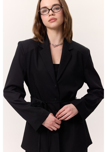 Kemerli Düğmeli Blazer Ceket Siyah fırsatları