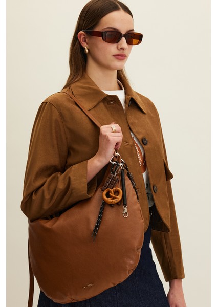 Yumuşak Deri Oval Omuz Çantası Camel