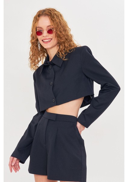 Düğmeli Crop Blazer Ceket indirimleri
