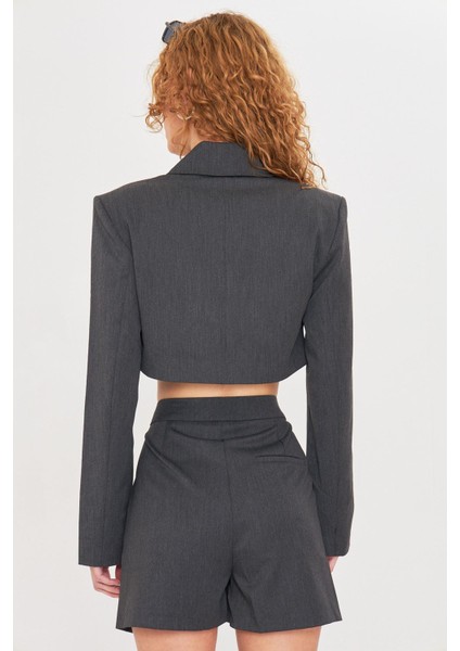 Düğmeli Crop Blazer Ceket modelleri