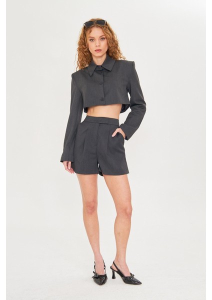 Düğmeli Crop Blazer Ceket indirimleri