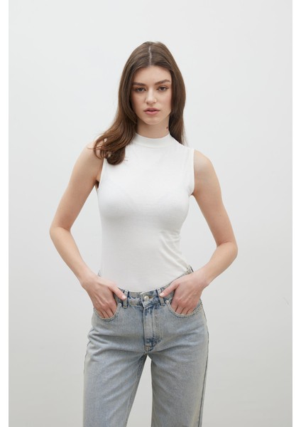 Pamuklu Sıfır Kol Body Ekru