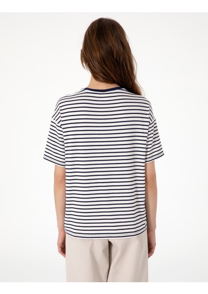 Kadın Lacivert Comfort Fit Tişört 50301458-VR033 indirimleri