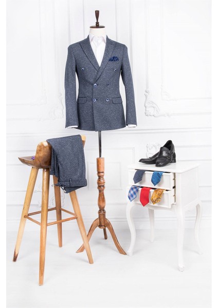 Erkek Slim Fit Sivri Yaka Yarım Astar Kruvaze Açık Lacivert Takım Elbise
