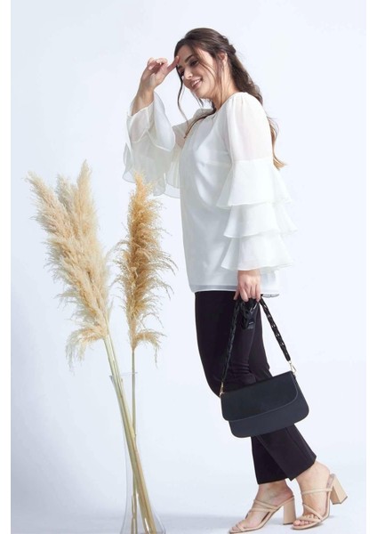 28009 Kolları Fırfırlı Büyük Beden Bluz Ekru fiyatları