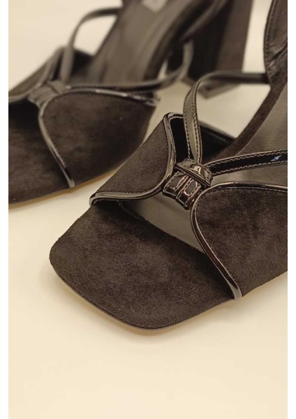 Aster Siyah Topuklu Sandalet fiyatları