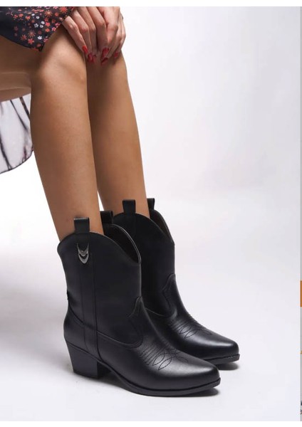 Siyah Renk Cilt Deri Kalın Topuk Kadın Kovboy Bot fiyatları