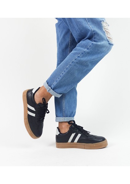 Siyah Renk Bağcıklı Düz Taban Kadın Sneakers fiyatları