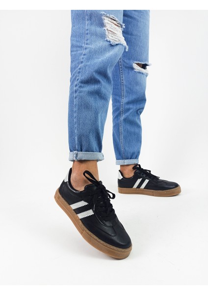 Siyah Renk Bağcıklı Düz Taban Kadın Sneakers modelleri