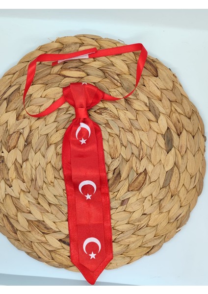Kırmızı Bayraklı Kravat