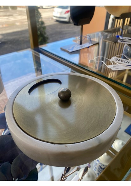 Mermer Gold Döner Kapak Küllük Beyaz