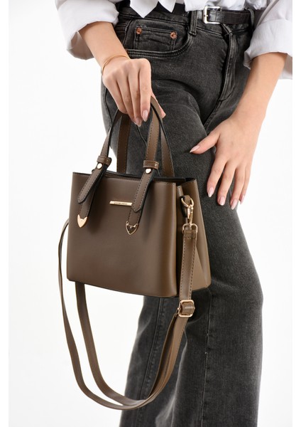 Kadın 4 Bölmeli Gold Aksesuarlı Sade Şık Omuz ve El Çantası fiyatları