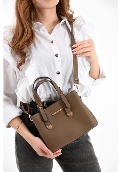 Kadın 4 Bölmeli Gold Aksesuarlı Sade Şık Omuz ve El Çantası fırsatları