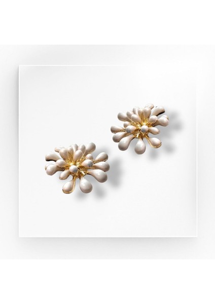 Premium Seri Kadın Sedefli Çiçek Küpe modelleri