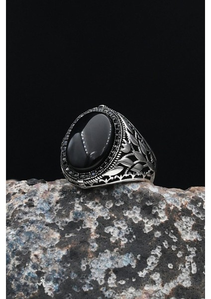 Erkek Yüzüğü Oniks Taşlı 925 Ayar Gümüş Zirkon Taş Süslemeli 901679 modelleri