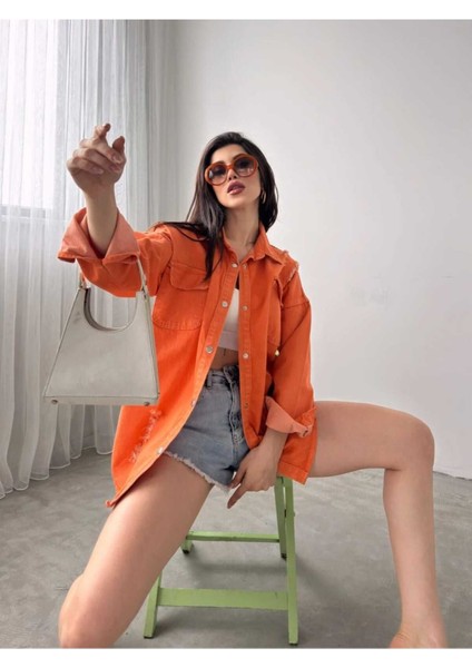 Çift Cepli Yırtık Efektli Oversize Denim Kadın Gömlek Ceket