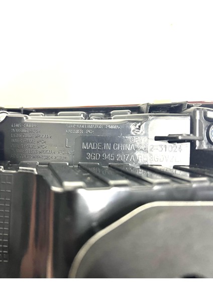 3G5945207 Vw Passat (2020-2024) Dış Sol Karartılmış Stop Lambası