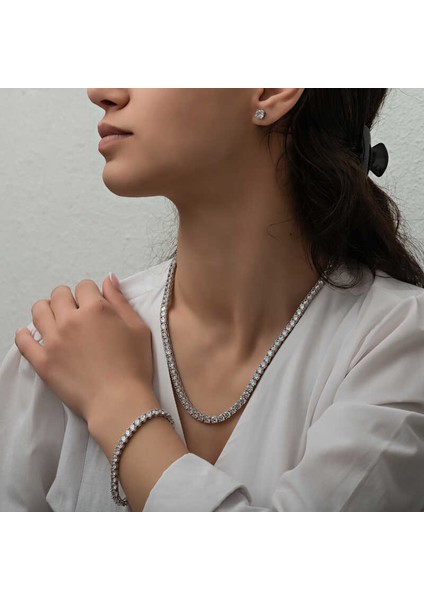 Gümüş 4 mm Beyaz Taşlı Su Yolu Kadın Set
