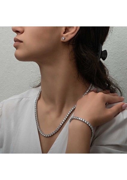 Gümüş 4 mm Beyaz Taşlı Su Yolu Kadın Set