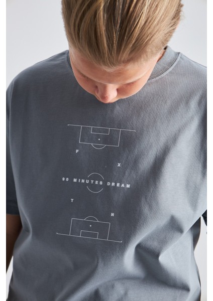 Futbol Sahası Desenli %100 Pamuk Erkek Oversize Tişört fırsatları