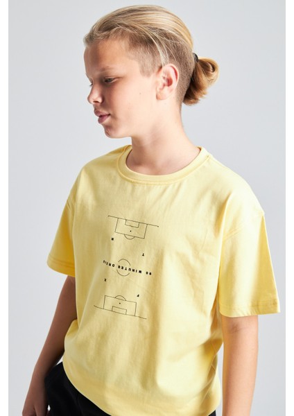 Futbol Sahası Desenli %100 Pamuk Erkek Oversize Tişört indirimleri