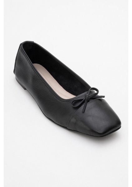 Romy Siyah-Siyah Cilt Deri Küt Burunlu Fiyonklu Kadın Babet Ayakkabı modelleri