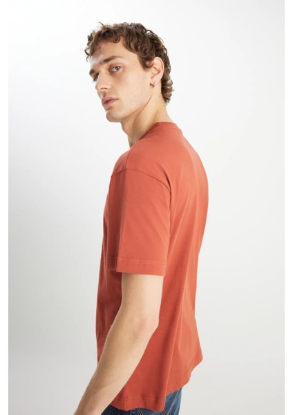 Wrangler Pamuk Relaxed Fit Geniş Kesim Minimal Logo Kiremit Tişört fırsatları