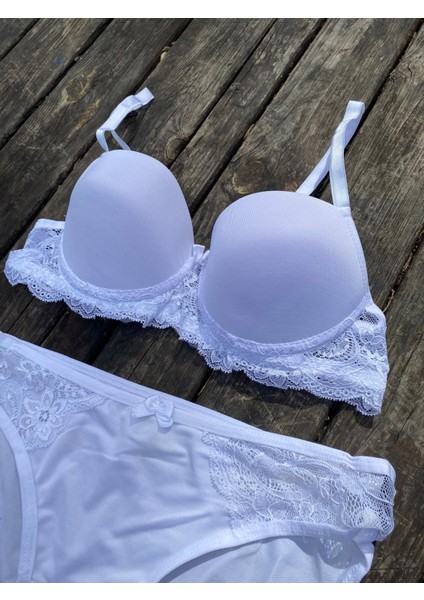 Beyaz Düz Dantelli Sütyen Takımı