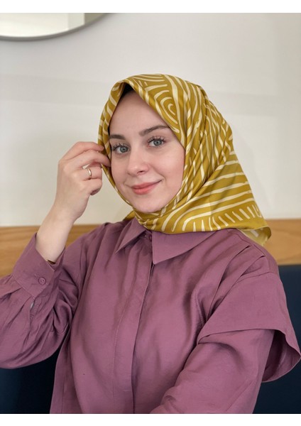 Menekşe Pablio Ferre Dizi Desen Twill Ipek Eşarp