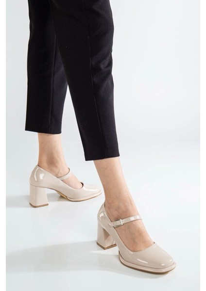 Puar Bej Rugan Topuklu Ayakkabı