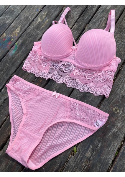Pembe Dantelli Ip Model Destekli Takım
