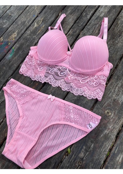 Pembe Dantelli Ip Model Destekli Takım fırsatları